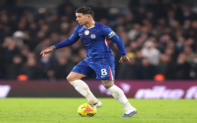 “تجاوز الخطوط الحمراء”.. تشيلسي يُعاقب نجمه الأرجنتيني فرنانديز | رياضة